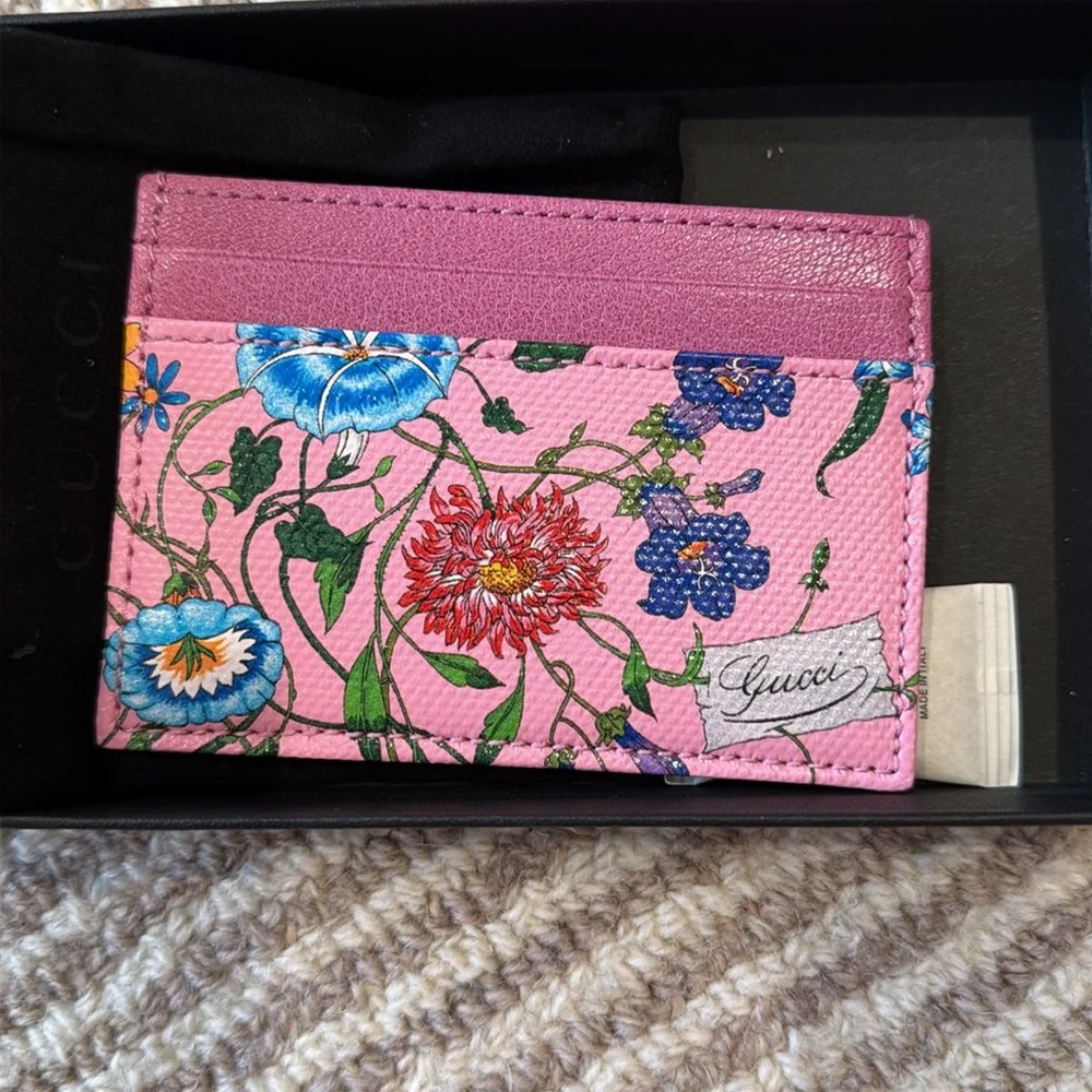 Gucci Flora-motif card case in pink multi colored canvas NEW $330 women’s